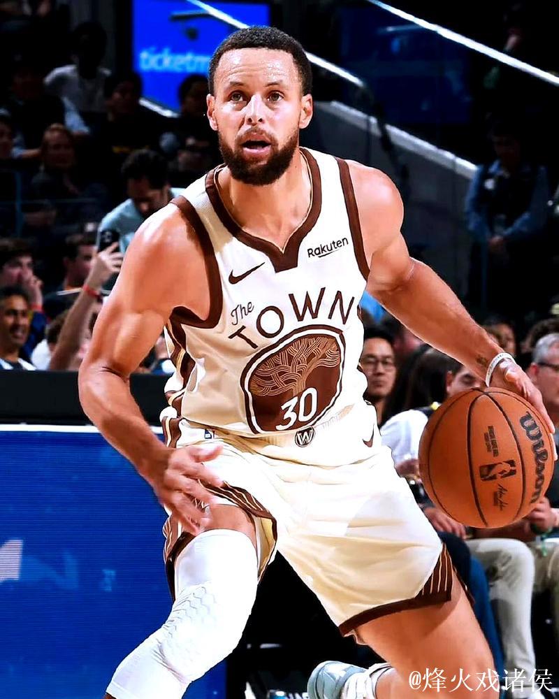 库里谈戈贝尔表现:他能接到那些短传,还能在篮下得分 库里谈戈贝尔表现:他能接到那些短传,还能在篮下得分